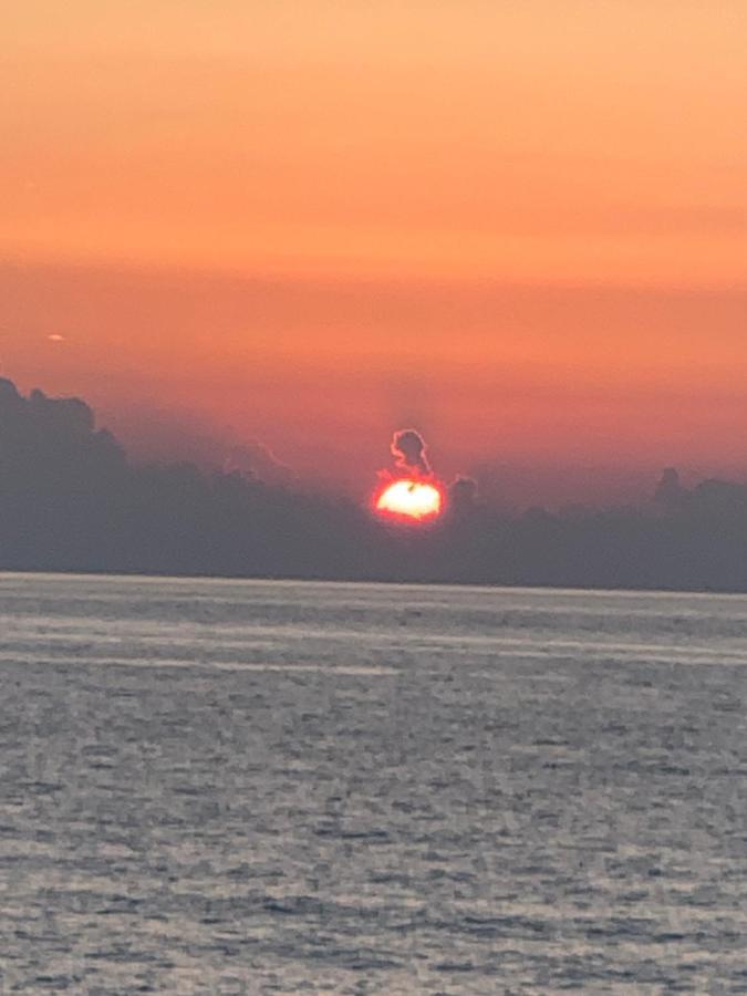 La Porta Delle Eolie Lägenhet Capo dʼOrlando Exteriör bild