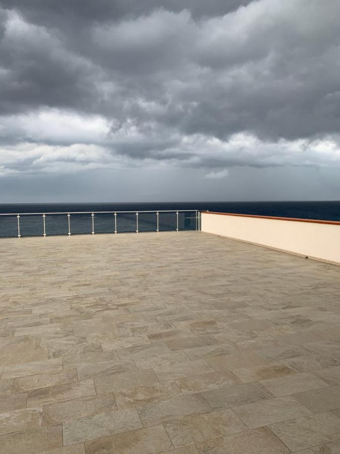 La Porta Delle Eolie Lägenhet Capo dʼOrlando Exteriör bild